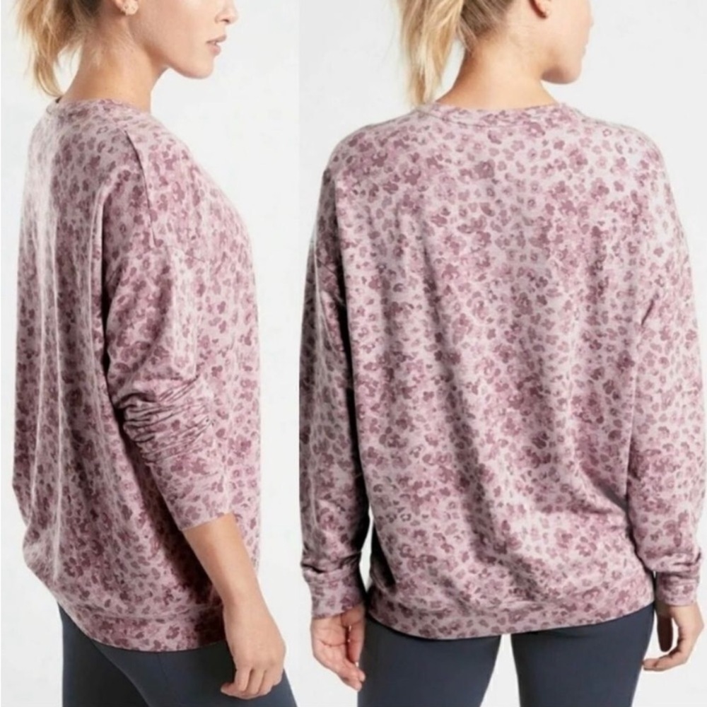 Athleta Studio to Street Pink Mauve Splatter Leopard Crewneck Sweatshirt Sz XS
